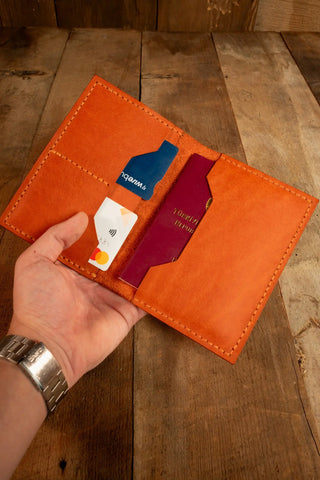 Pasaportluk Opia Leather